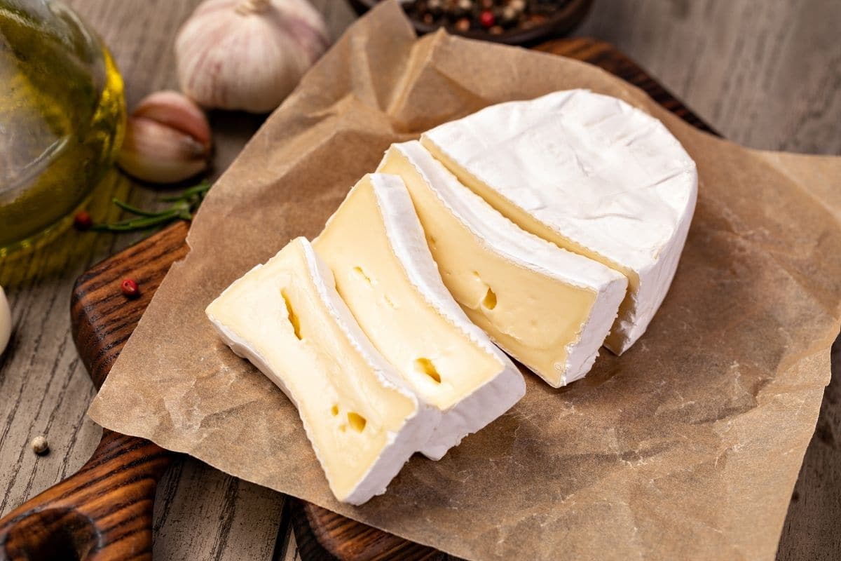 How to Melt Brie Cheese in the Microwave? (Answered)