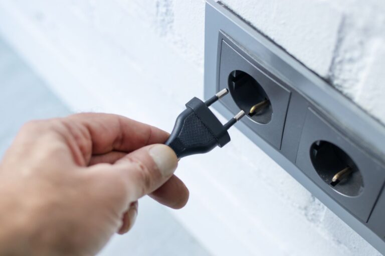 9 Reasons Your Microwave Stopped Working (How To Fix It) Can You